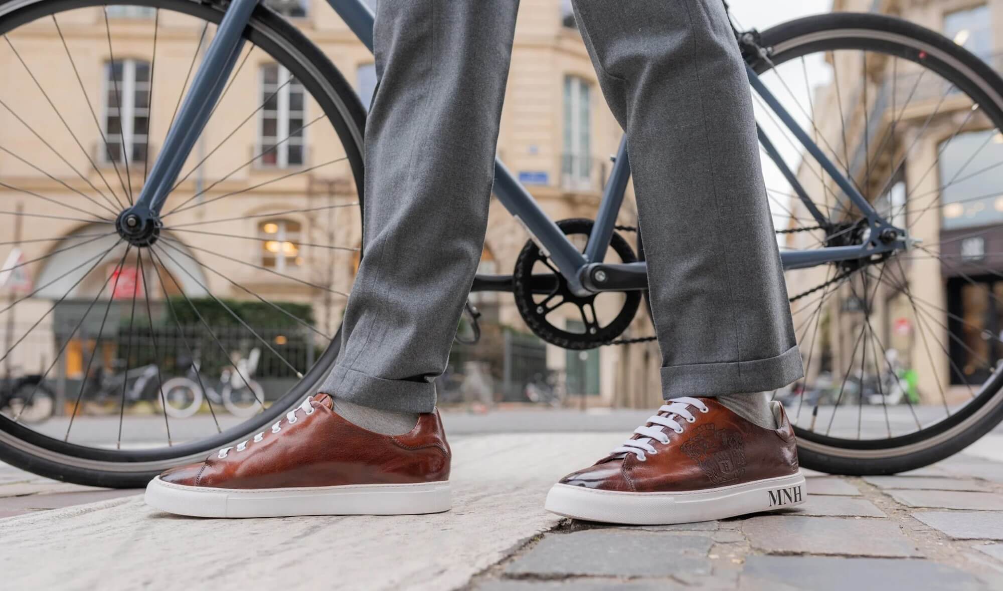 So trägst Du elegante Sneaker Herren Senaker tragen - Tipps für Männer