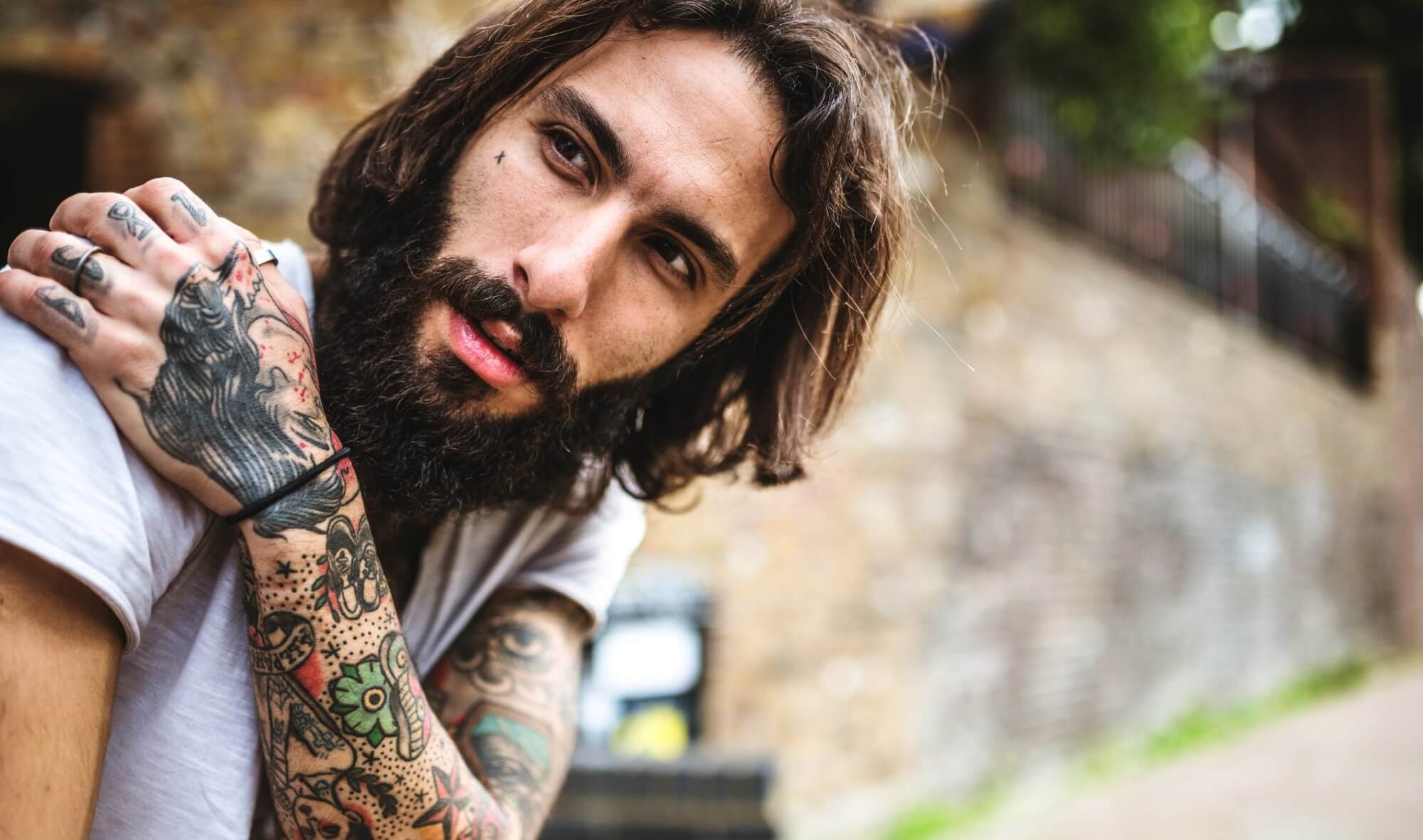 7 Fehler, die Männer bei Tattoos machen Tattoo-Fehler, die Männer auf keinen Fall machen sollten