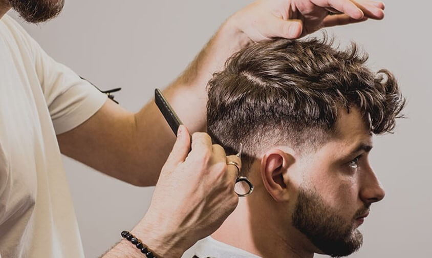 Pflege und Styling des Faux Hawk