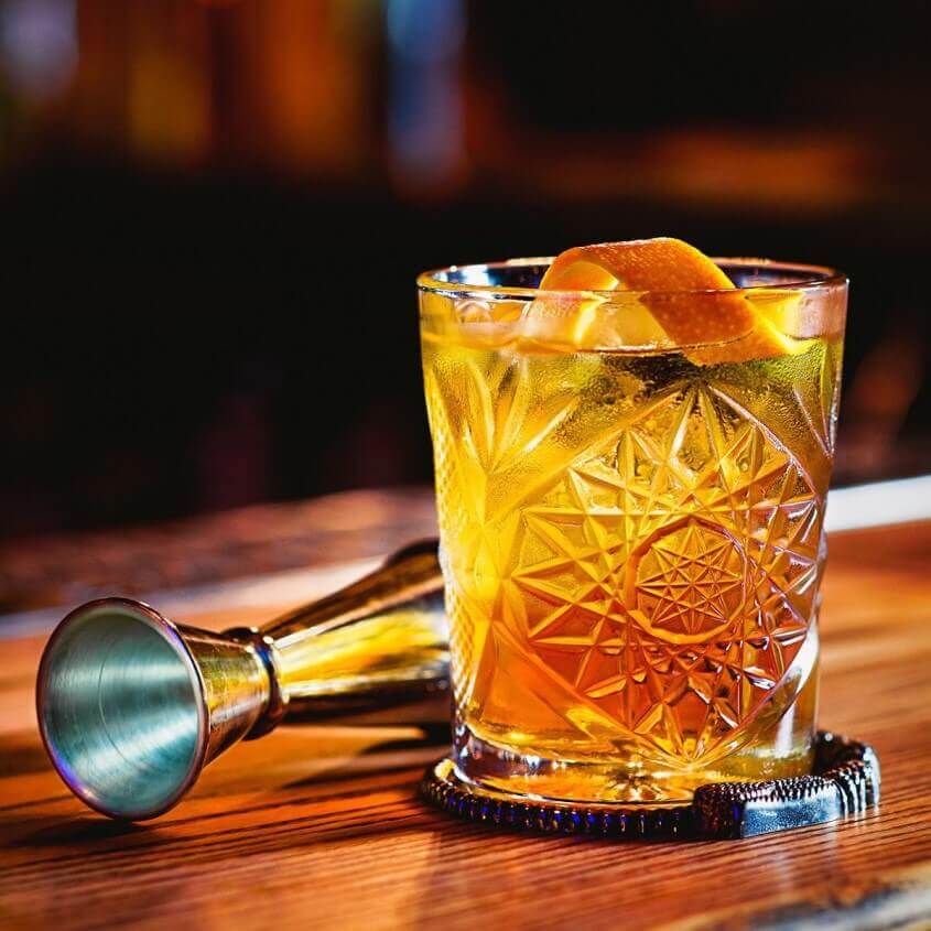 Mixen von Scotch Whiskey Cocktails