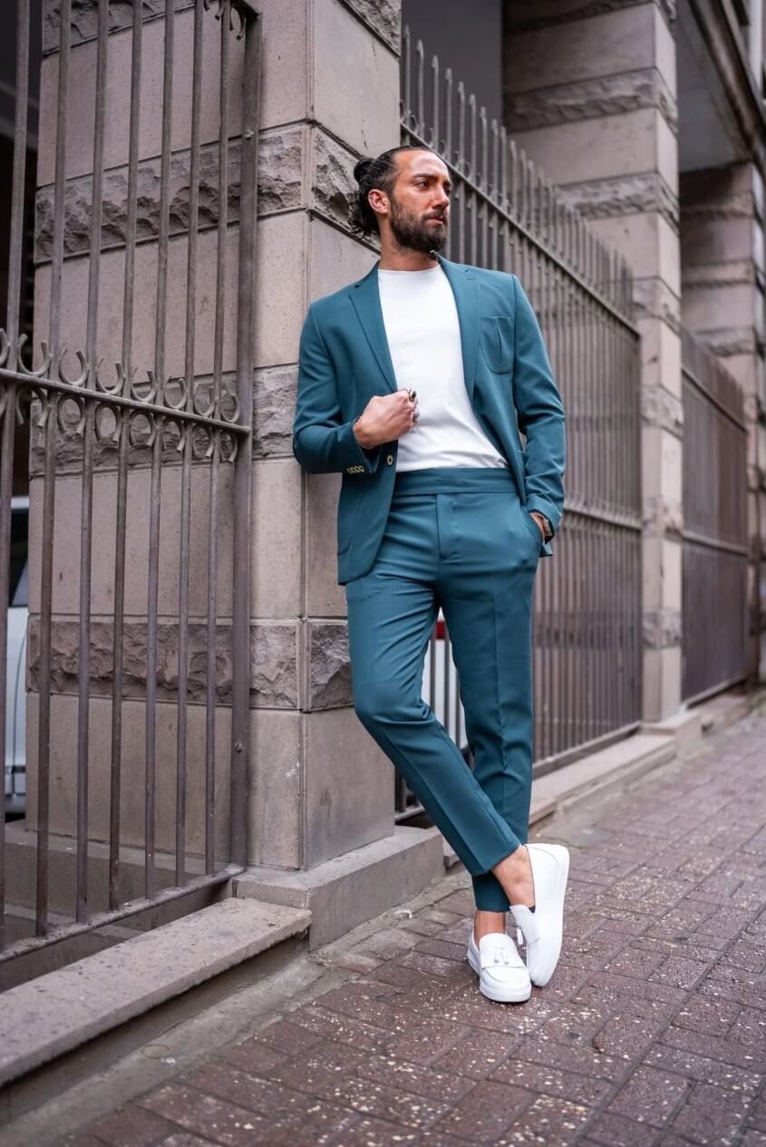 Sneaker im Casual Style tragen