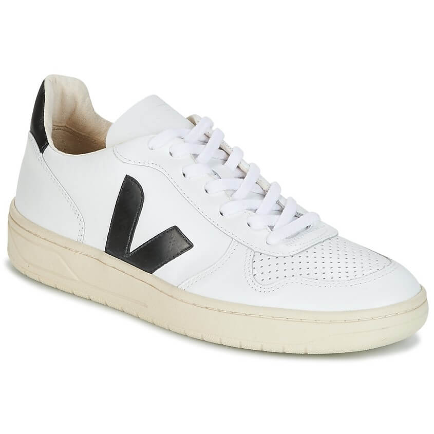 Sneaker mit Anzug - Veja V-10