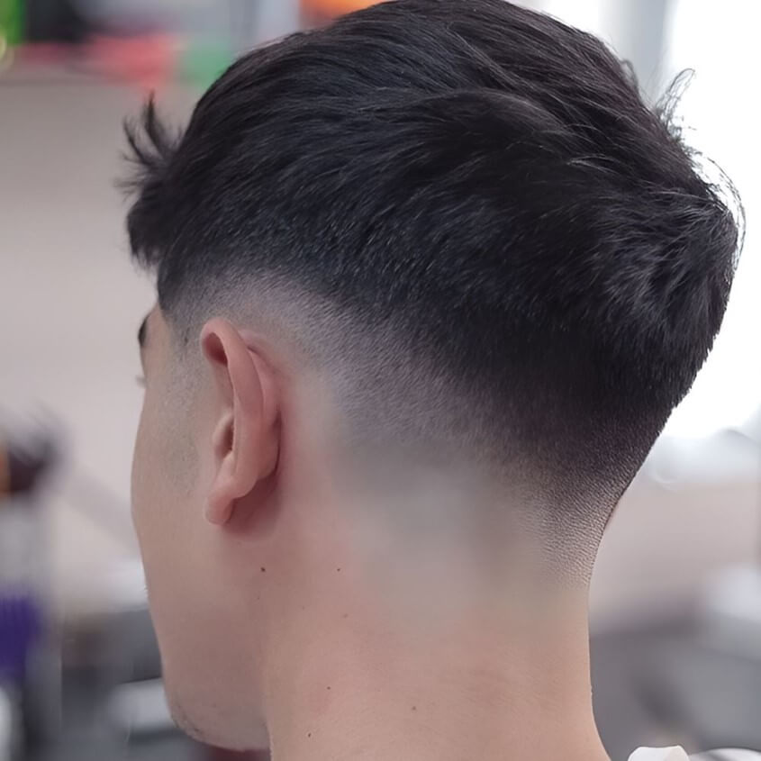 Low Fade Haircut bei Männern